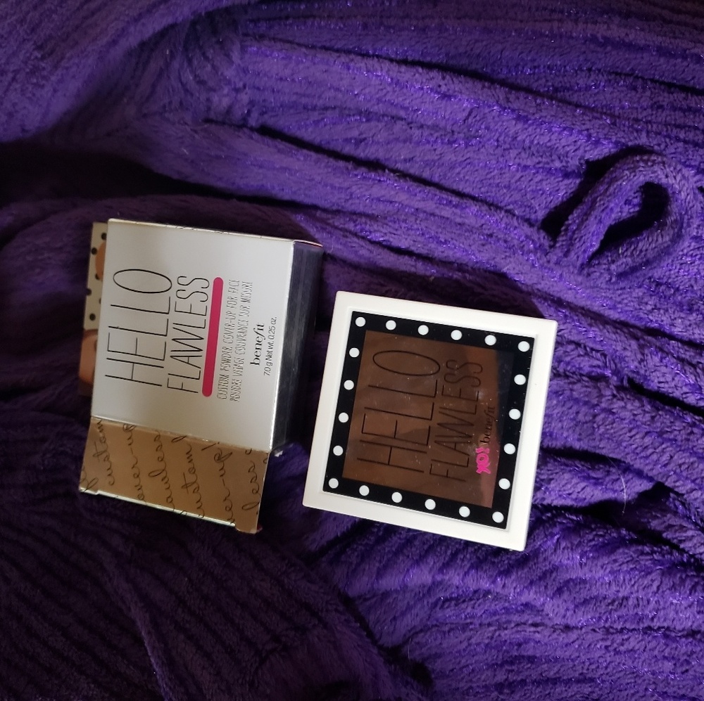 Benefit Hello Flawless Powder